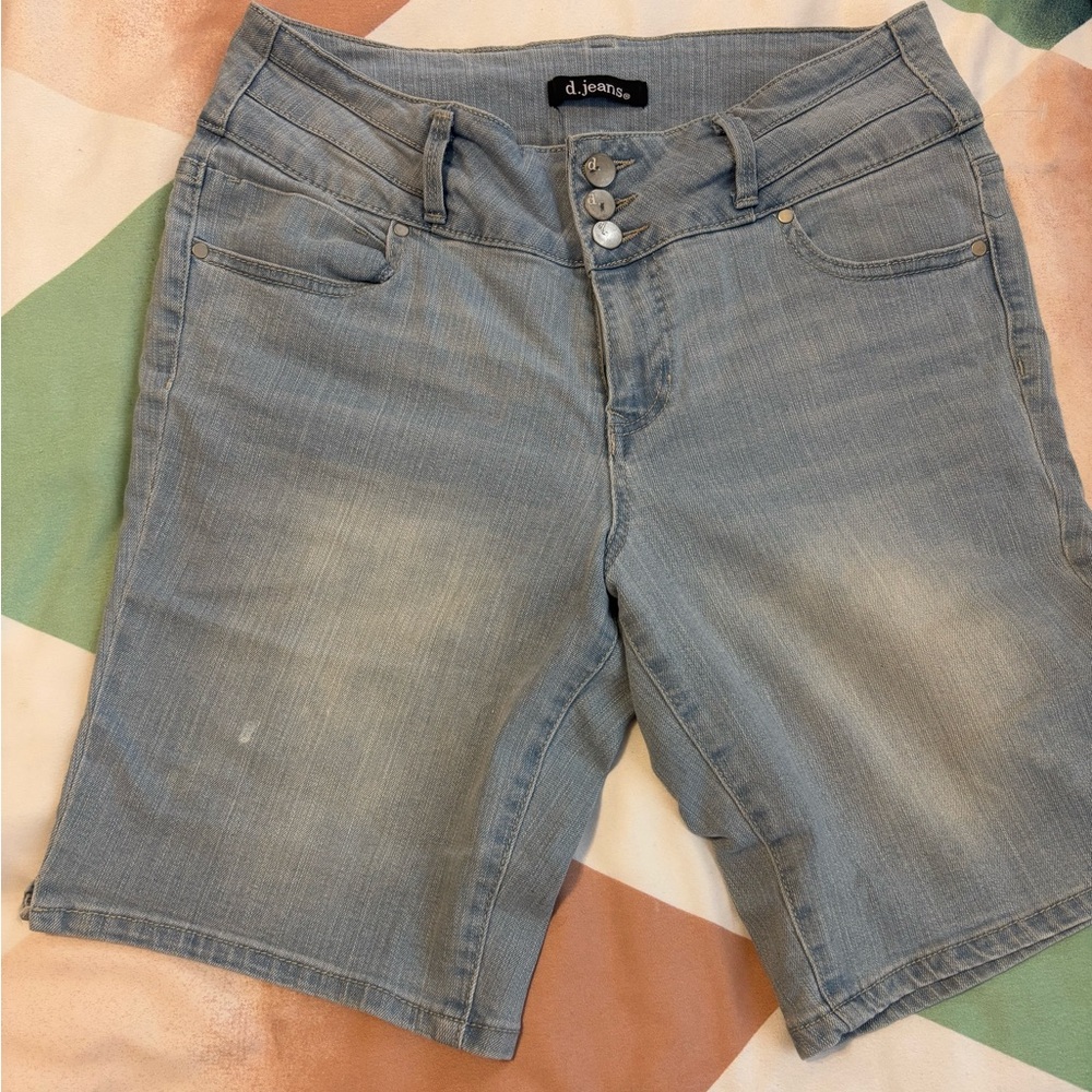 d. jeans Light Wash Denim Shorts